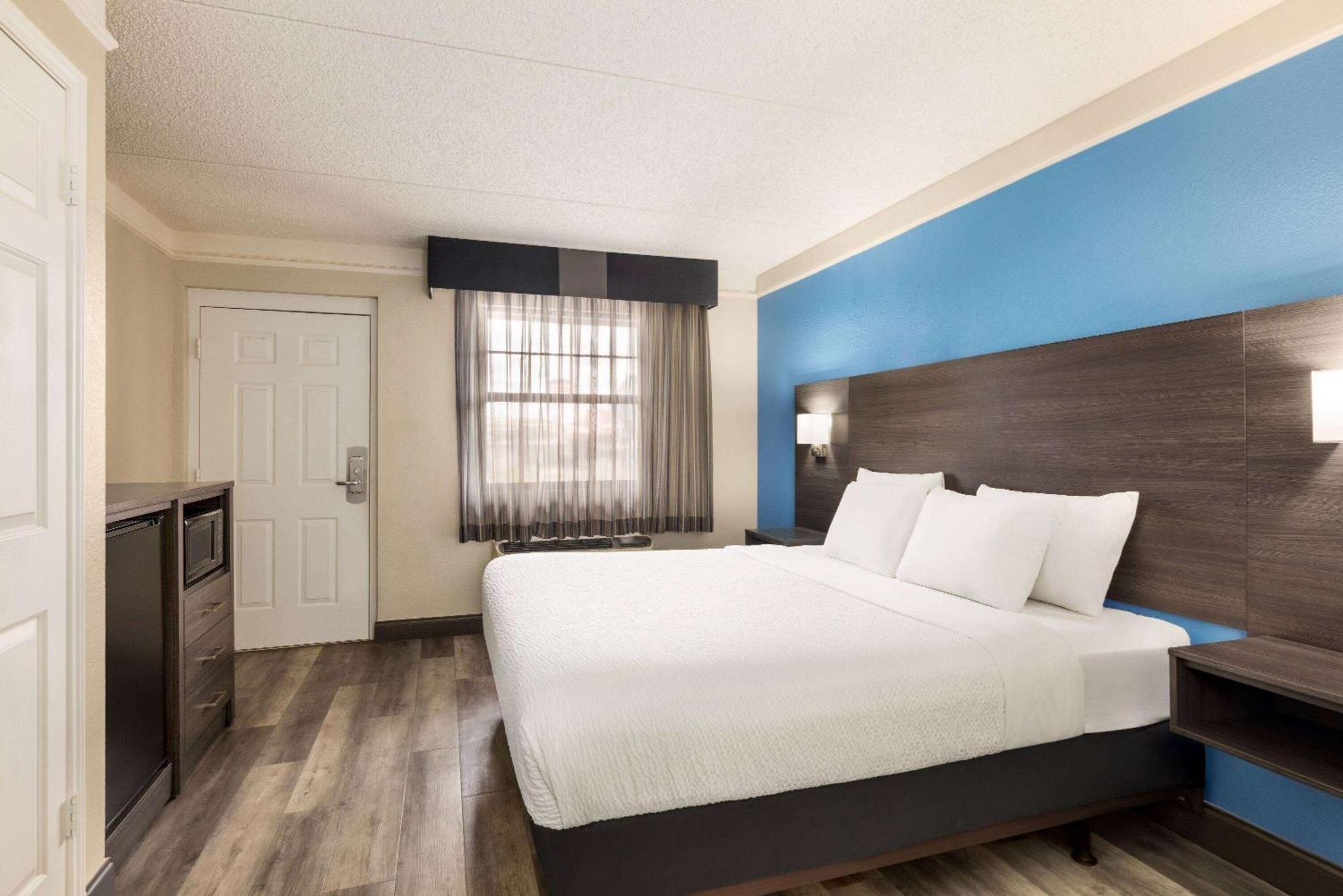 La Quinta Inn By Wyndham San Antonio I-35 N At Toepperwein Exteriör bild