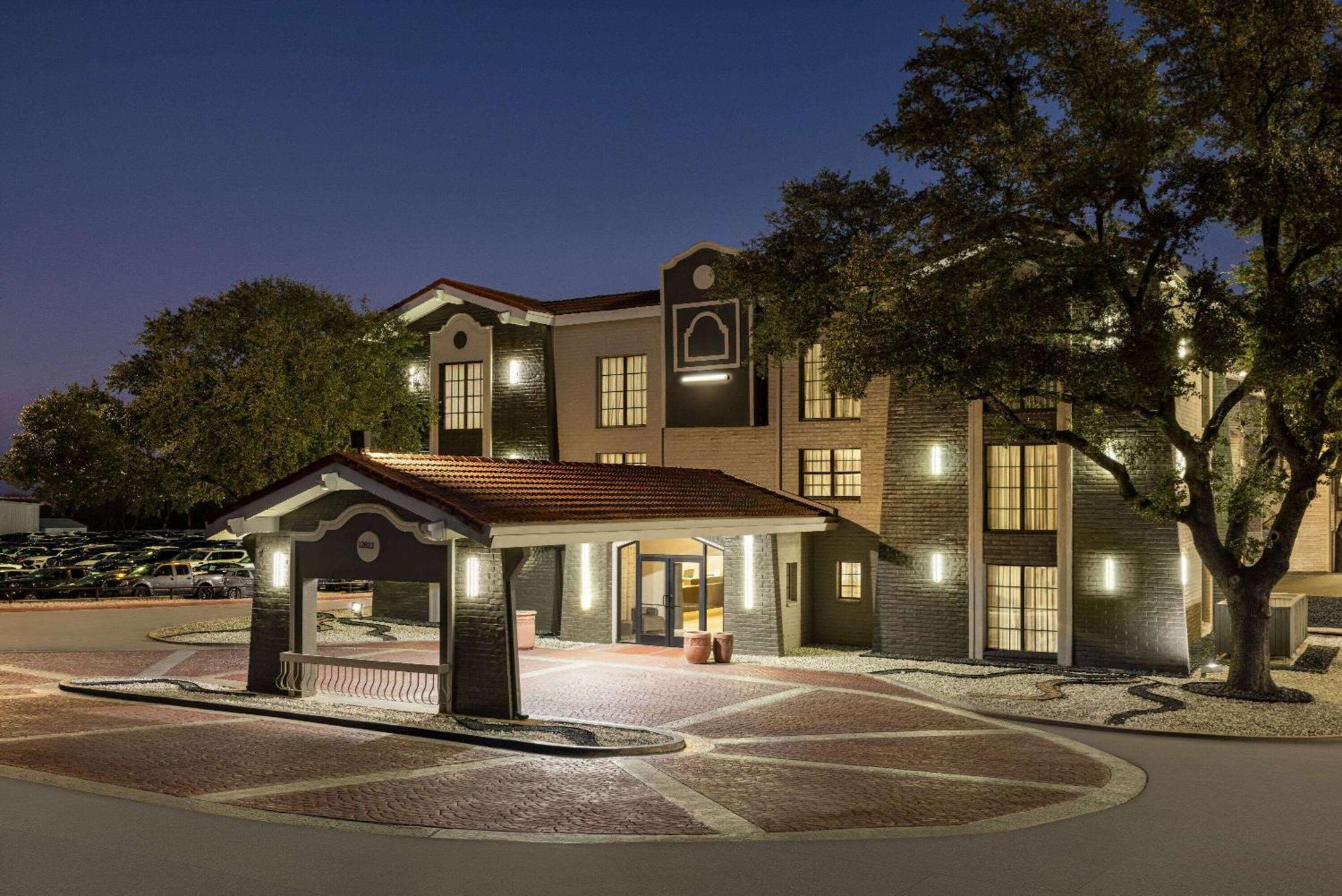 La Quinta Inn By Wyndham San Antonio I-35 N At Toepperwein Exteriör bild